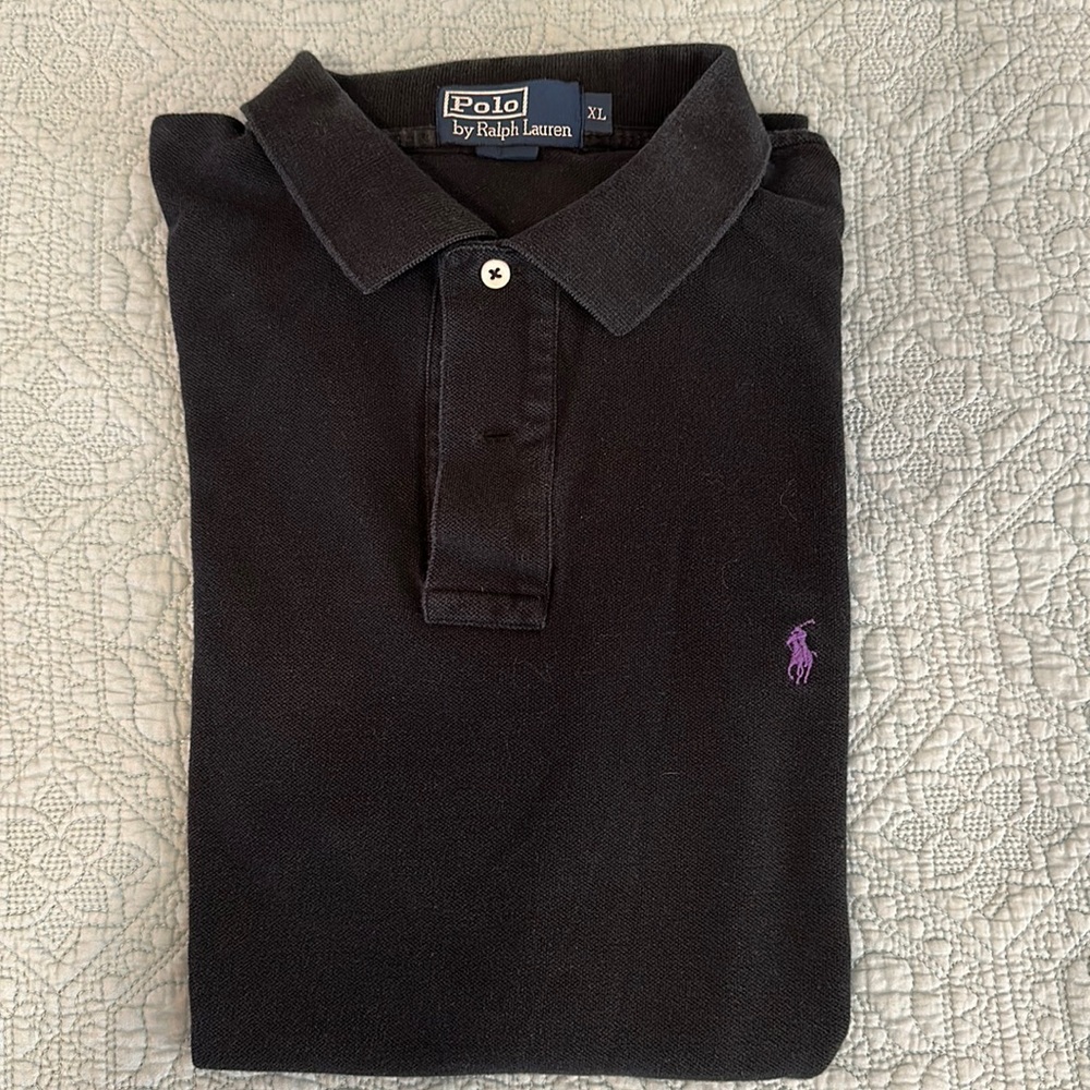 MENS RALPH LAUREN POLO. SIZE XL, BLACK W/ PURPLE HORSE. NICE CONDITION